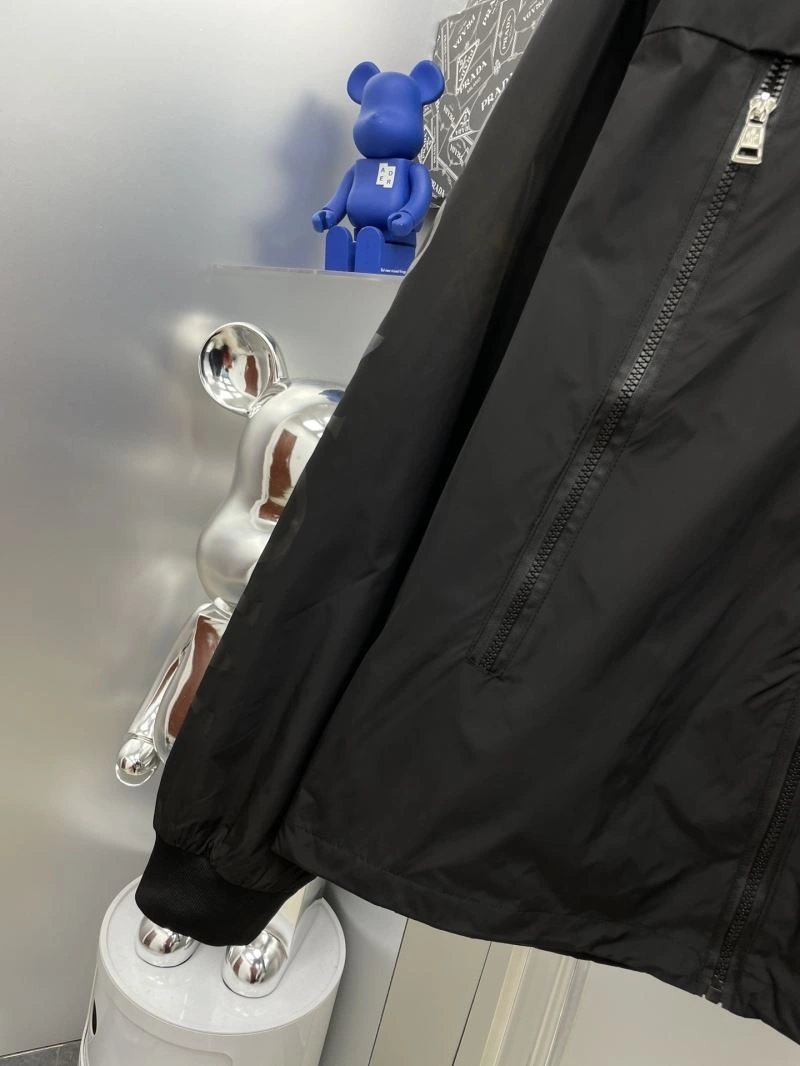 Cozy Moncler Outwear 142416