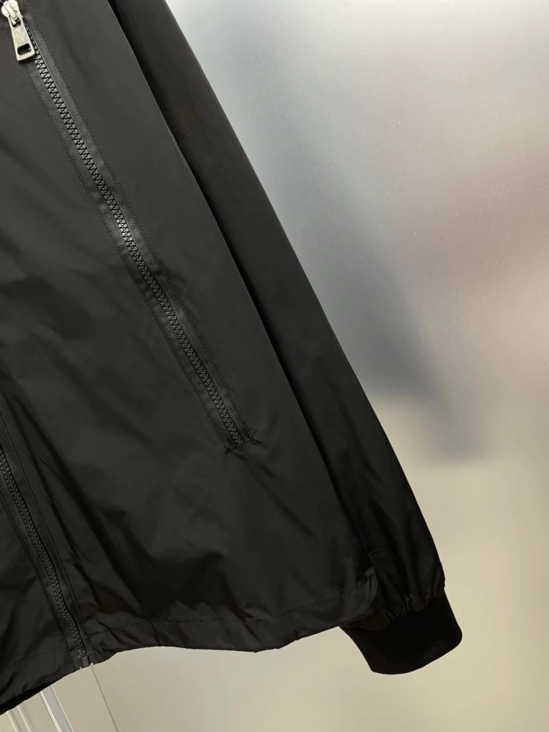 Cozy Moncler Outwear 142416