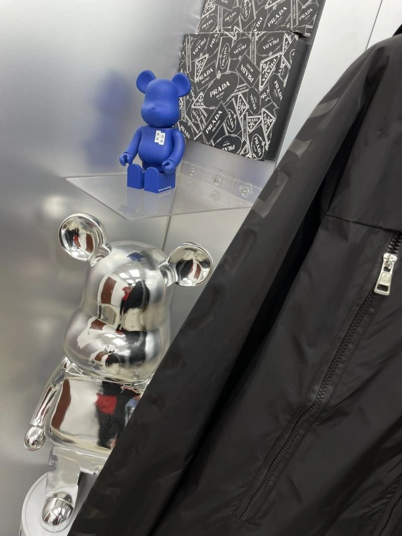 Cozy Moncler Outwear 142416