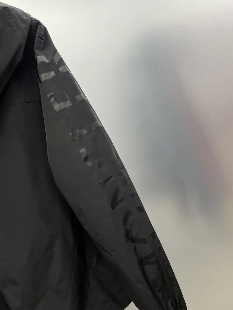 Cozy Moncler Outwear 142416