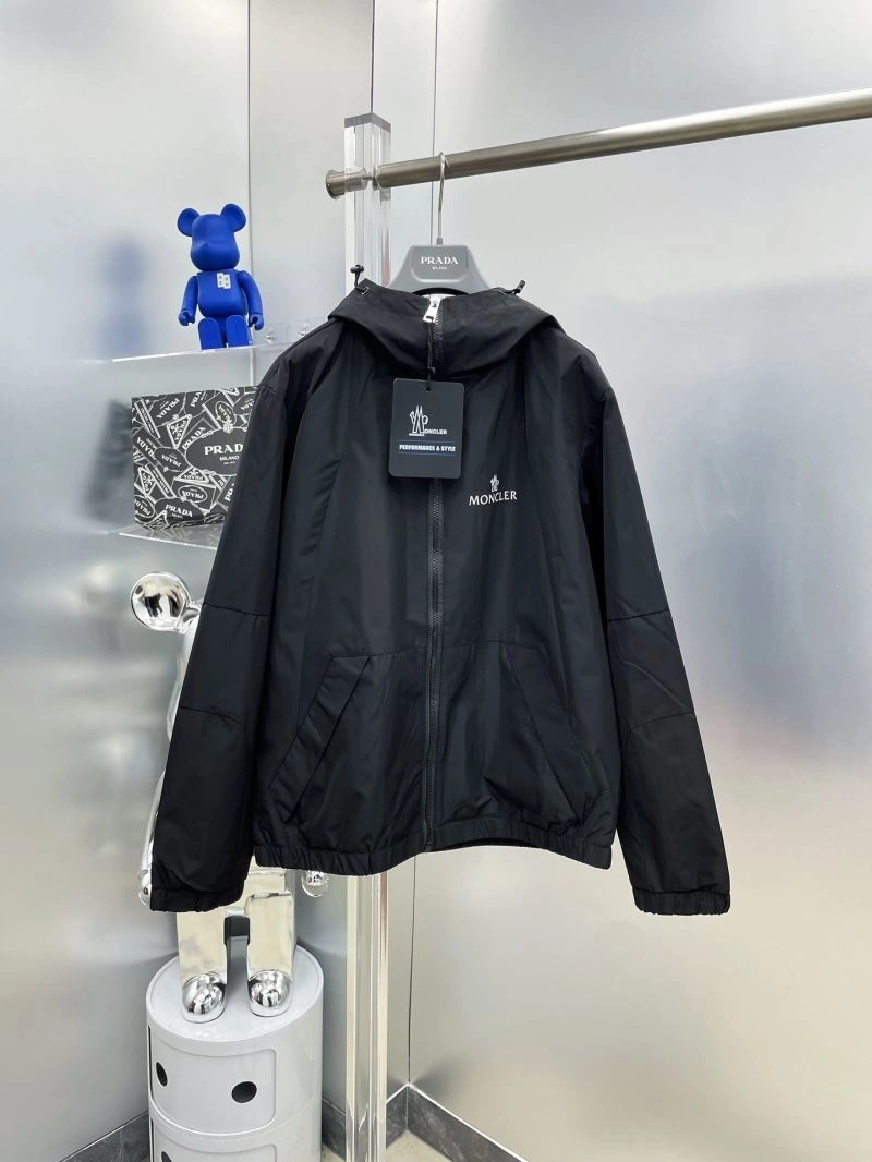 Moncler Outwear Durable 142397