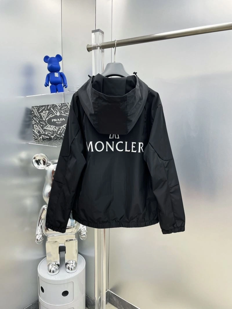 Moncler Outwear Durable 142397