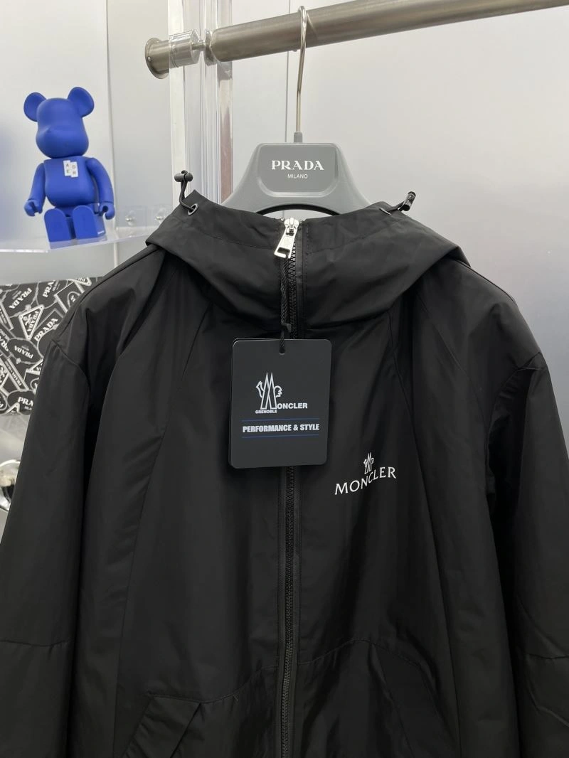 Moncler Outwear Durable 142397