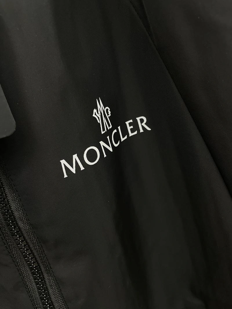Moncler Outwear Durable 142397