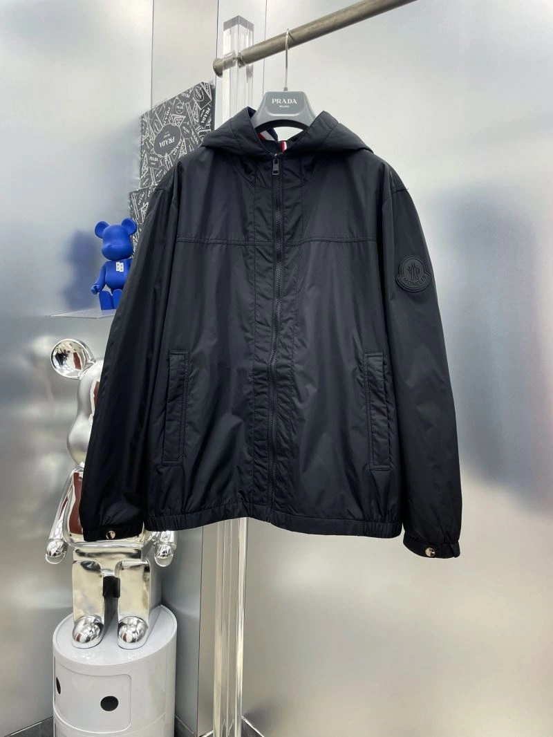 Moncler Outwear ZeroBulk 142401