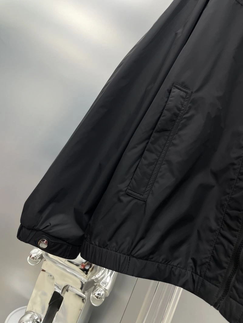 Moncler Outwear ZeroBulk 142401