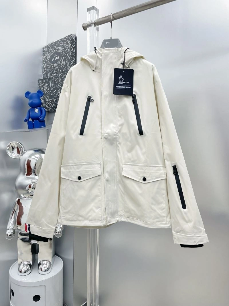 FashionForward Moncler Outwear 142395