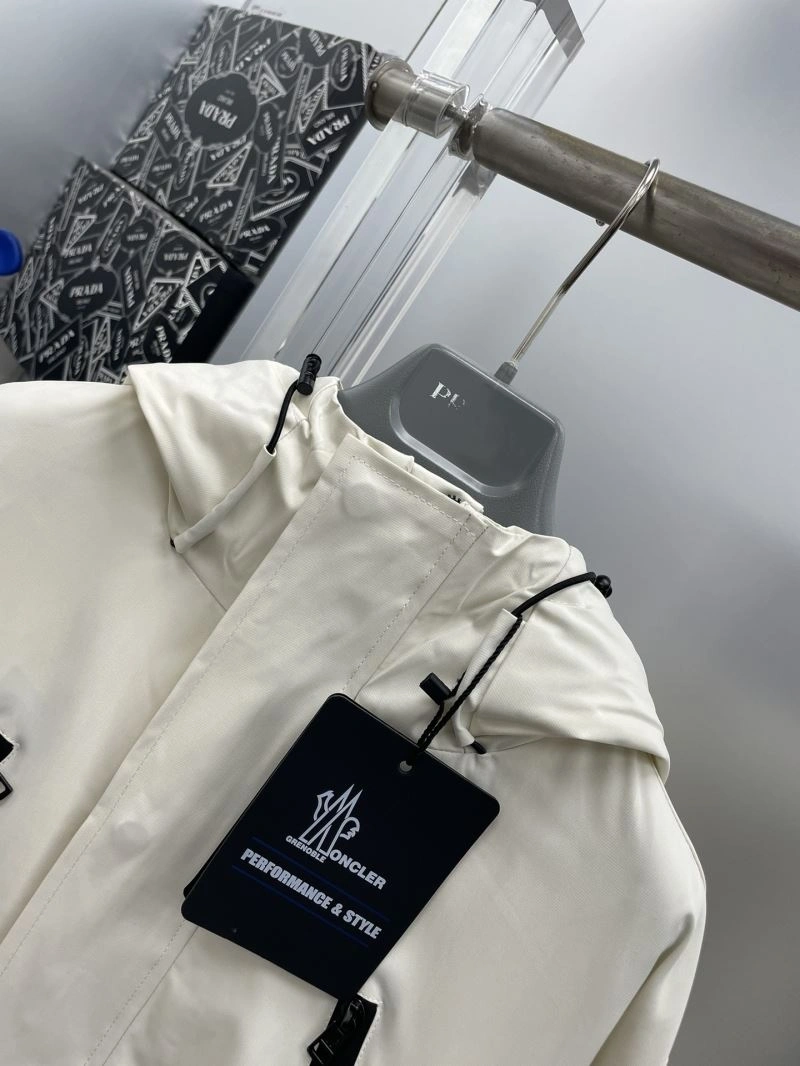FashionForward Moncler Outwear 142395