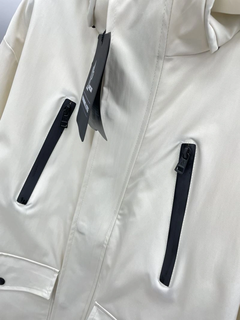 Moncler Outwear Snug 142468