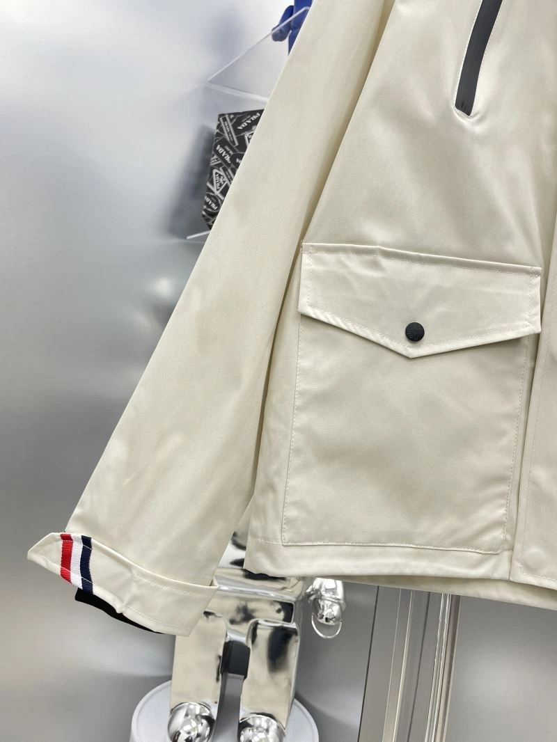 Moncler Outwear Snug 142468
