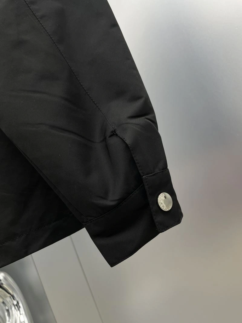 Sustainable Moncler Outwear 142390