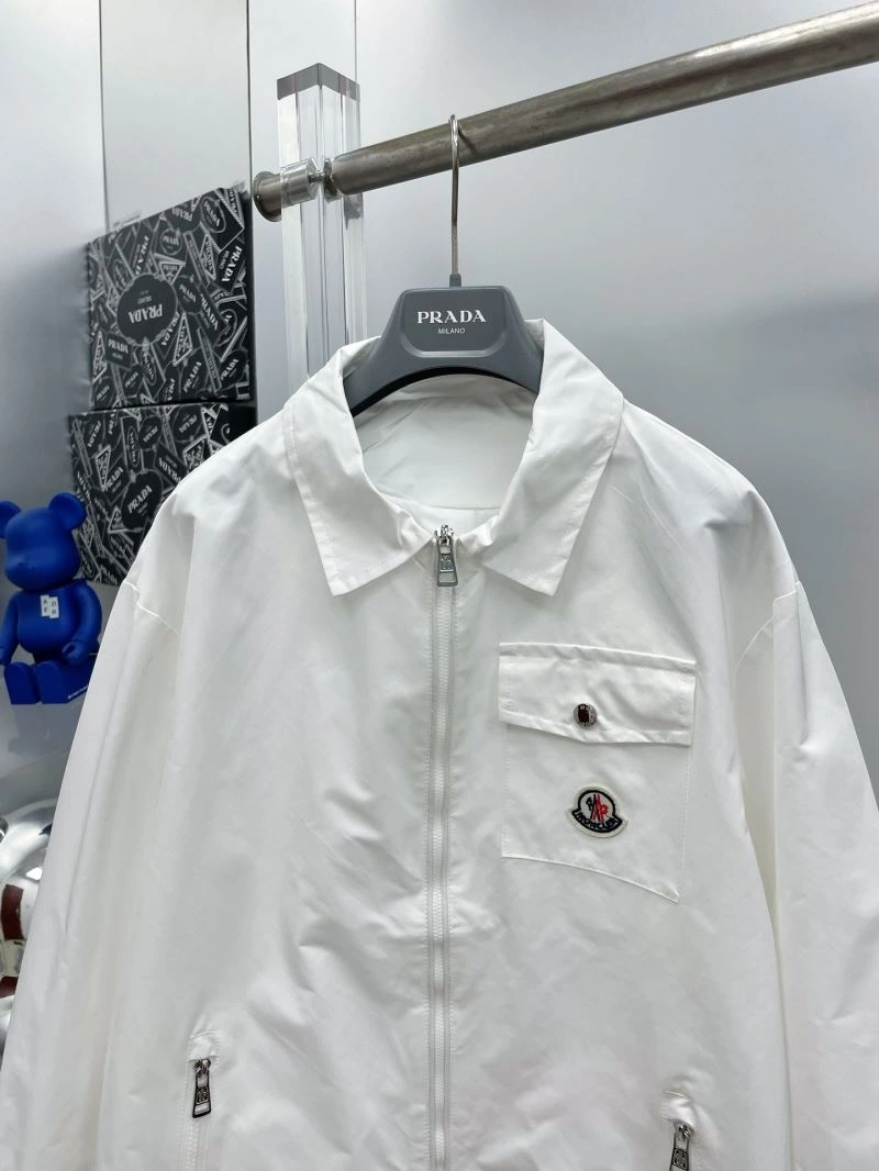 Moncler Outwear Youthful 142392