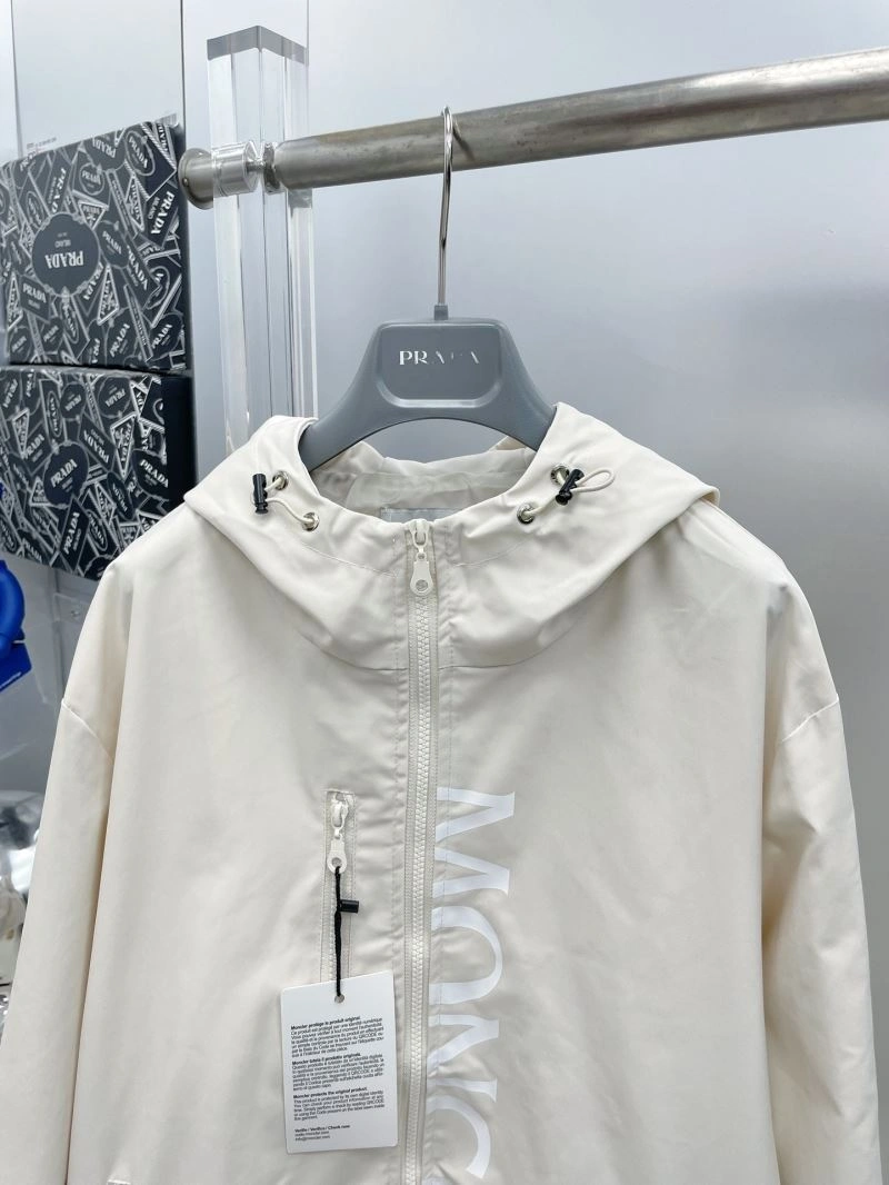 Moncler Outwear EasyCare 142466