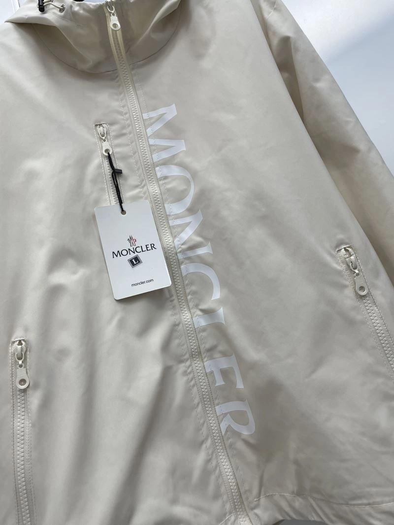Moncler Outwear EasyCare 142466