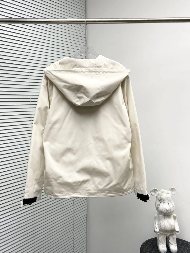 Moncler Outwear Chic 142389