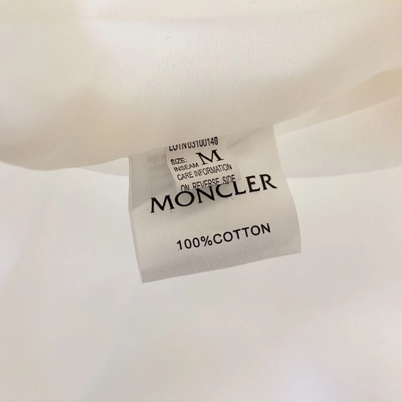 Moncler Outwear Chic 142389