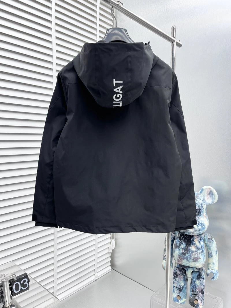 Moncler Outwear ComfortFit 142387