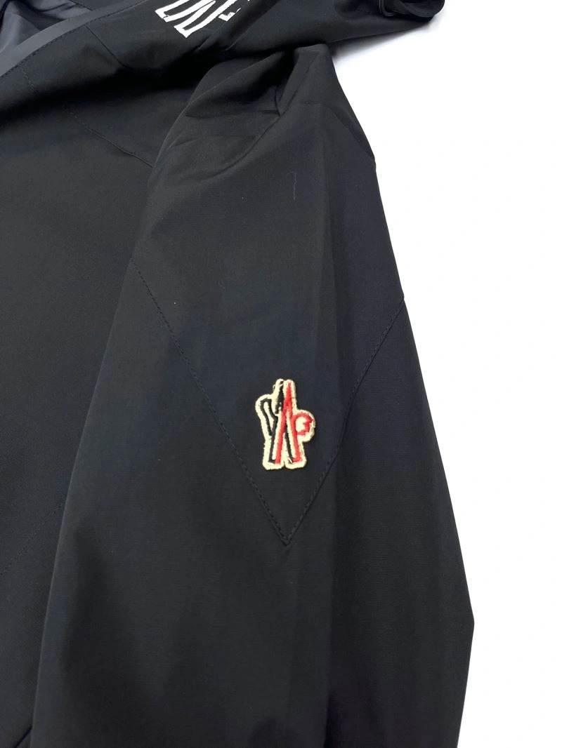 Moncler Outwear ComfortFit 142387