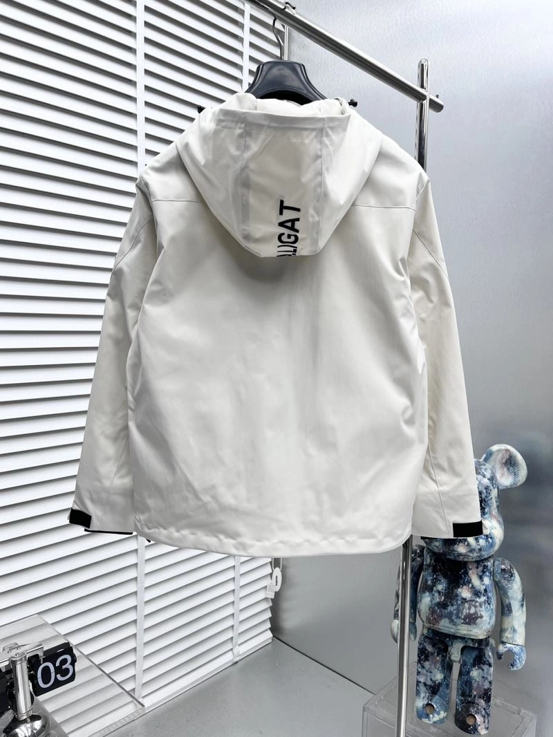 Modern Moncler Outwear 142388