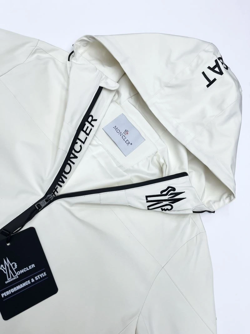 Modern Moncler Outwear 142388