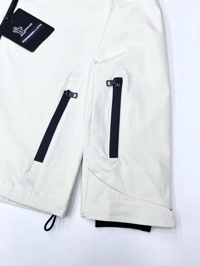 Modern Moncler Outwear 142388