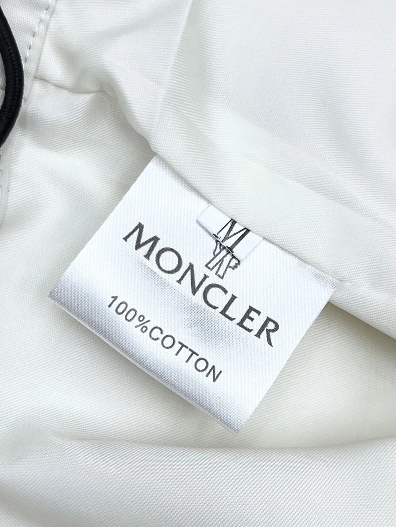 Modern Moncler Outwear 142388