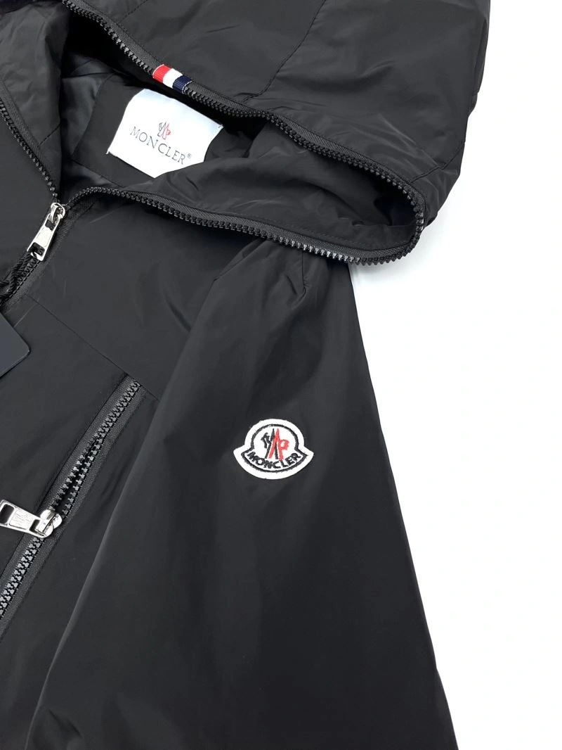 Moncler Outwear EyeCatching 142381