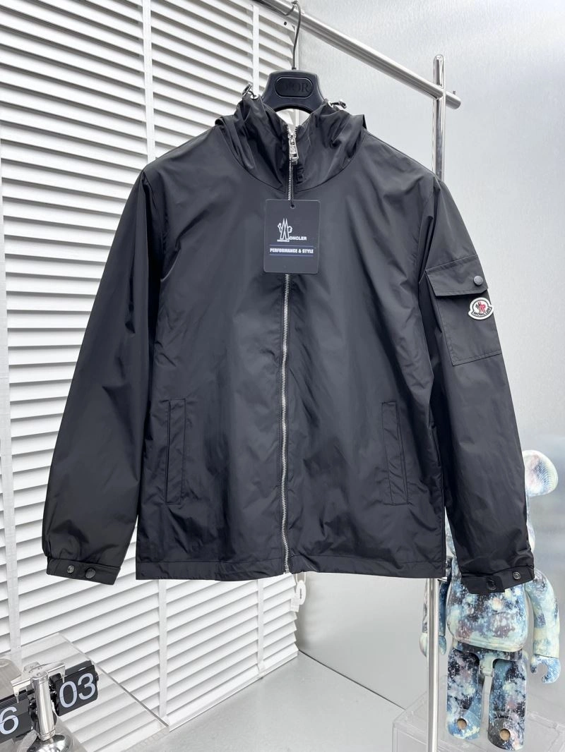 Moncler Outwear ComfortFit 142380