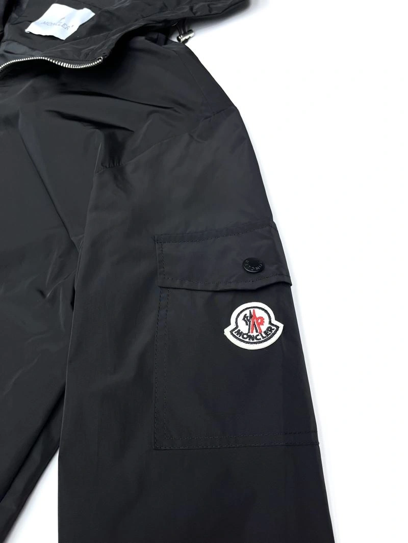 Moncler Outwear ComfortFit 142380