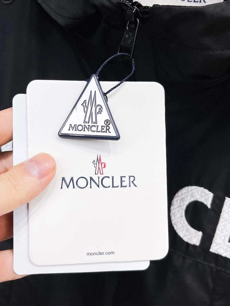 Moncler Outwear EyeCatching 142192