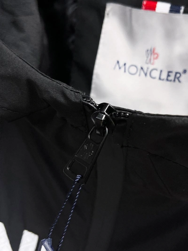 Moncler Outwear EyeCatching 142192