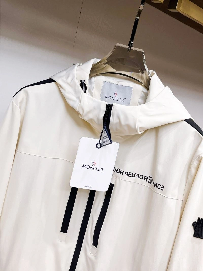 WellDesigned Moncler Outwear 142149
