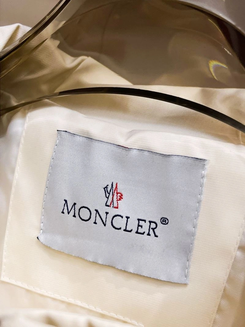 WellDesigned Moncler Outwear 142149