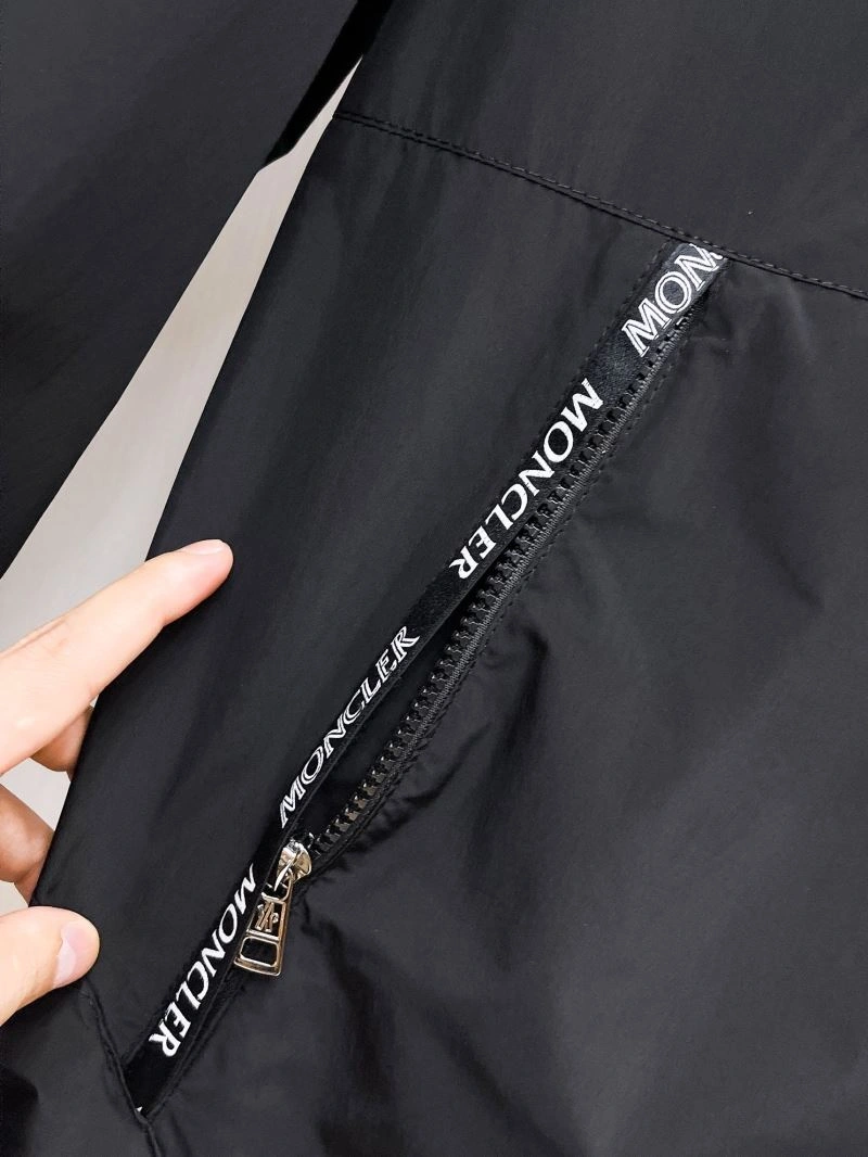 Moncler Outwear Elegant 142158