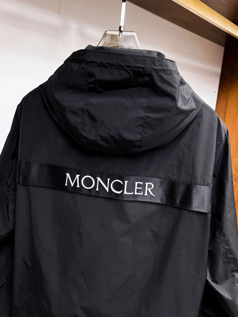 Moncler Outwear Sophisticated 142144