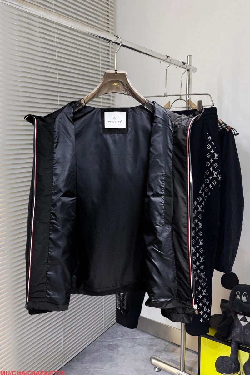 Moncler Outwear Sophisticated 142144