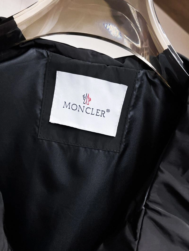 Moncler Outwear Sophisticated 142144