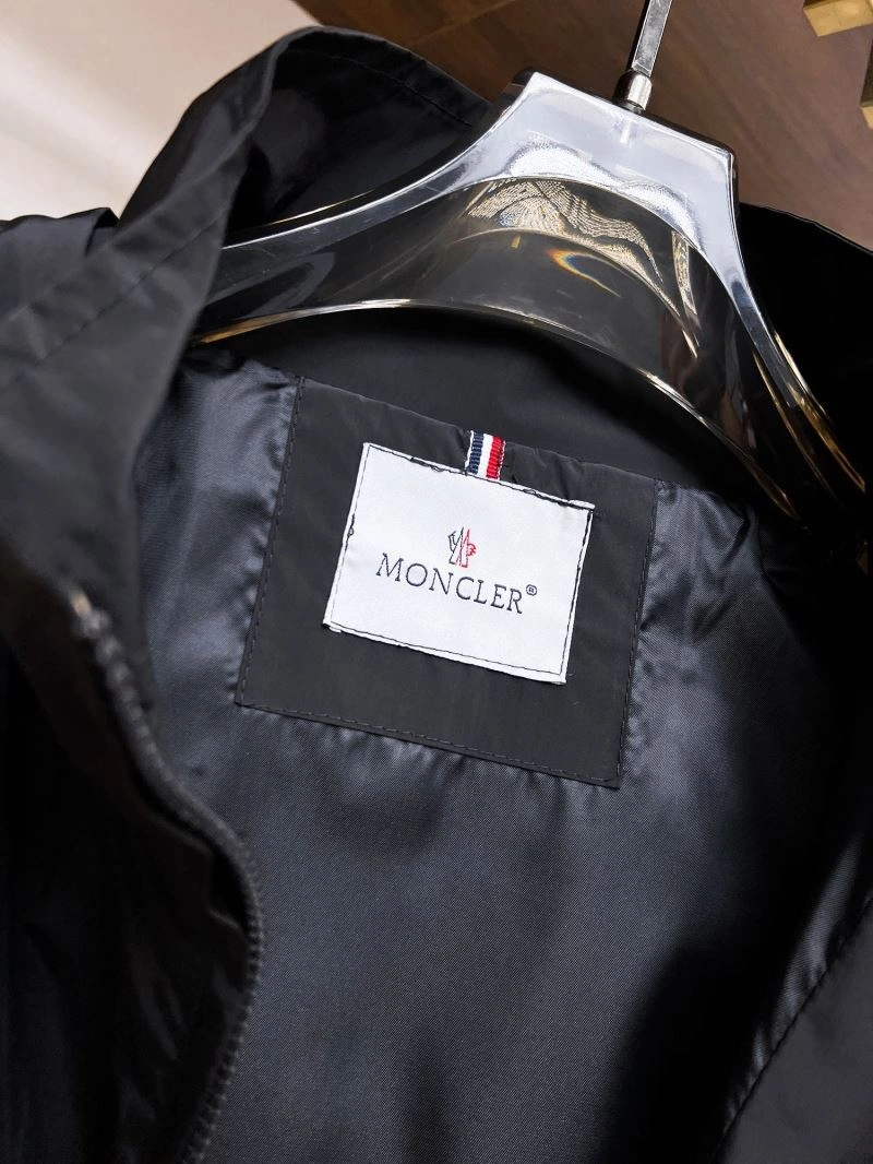 Supportive Moncler Outwear 142142
