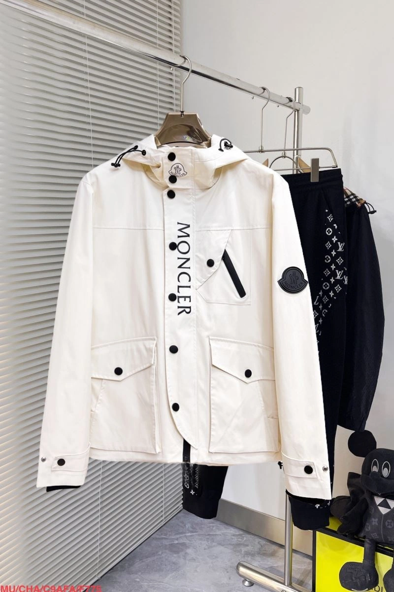 Bright Moncler Outwear 142140