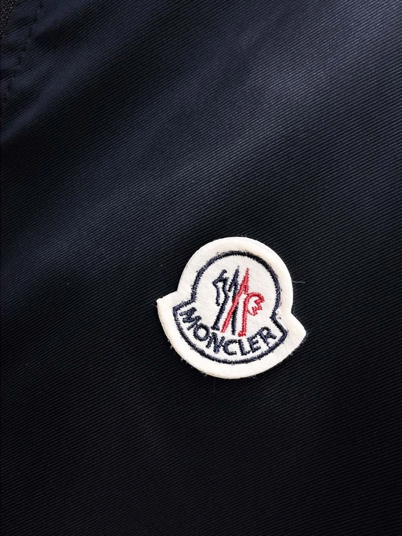 Moncler Outwear ZipUp 142151