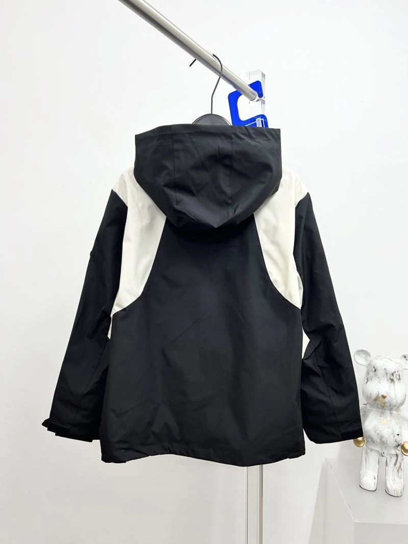 Moncler Outwear UrbanChic 142135
