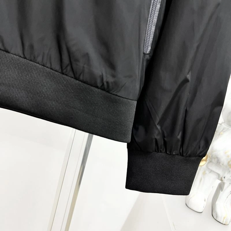 Moncler Outwear Supportive 142133