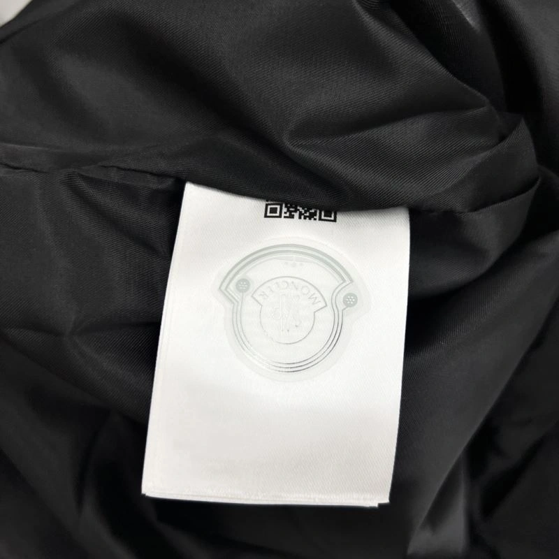 Moncler Outwear Youthful 142134