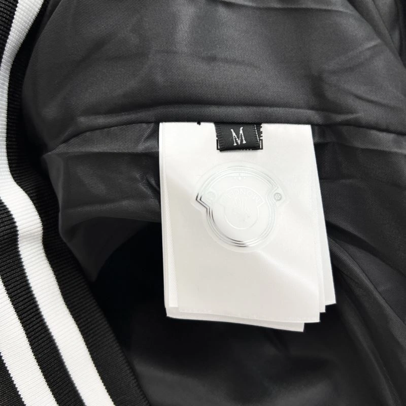 DailyWear Moncler Outwear 142127