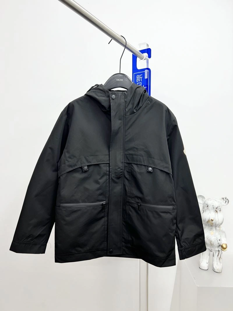 OdorResistant Moncler Outwear 142136
