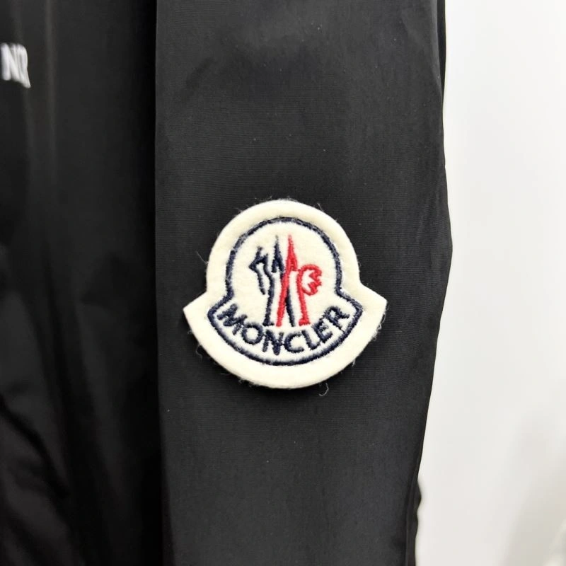SmoothTexture Moncler Outwear 142191