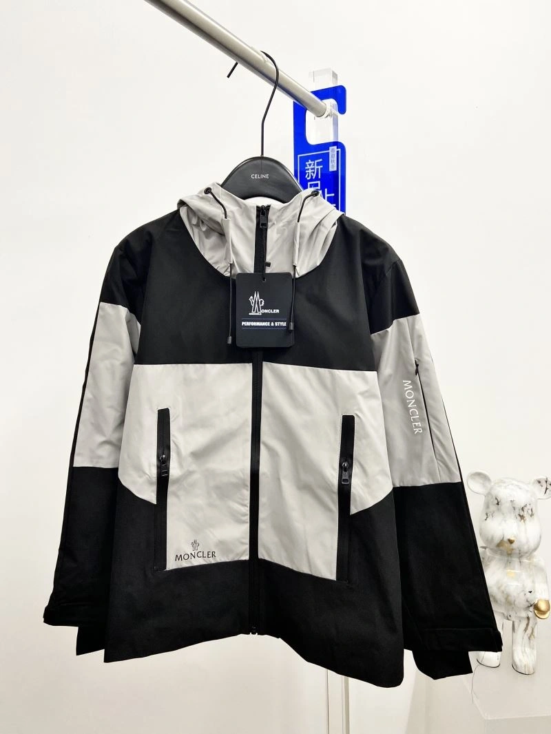Breathable Moncler Outwear 142132