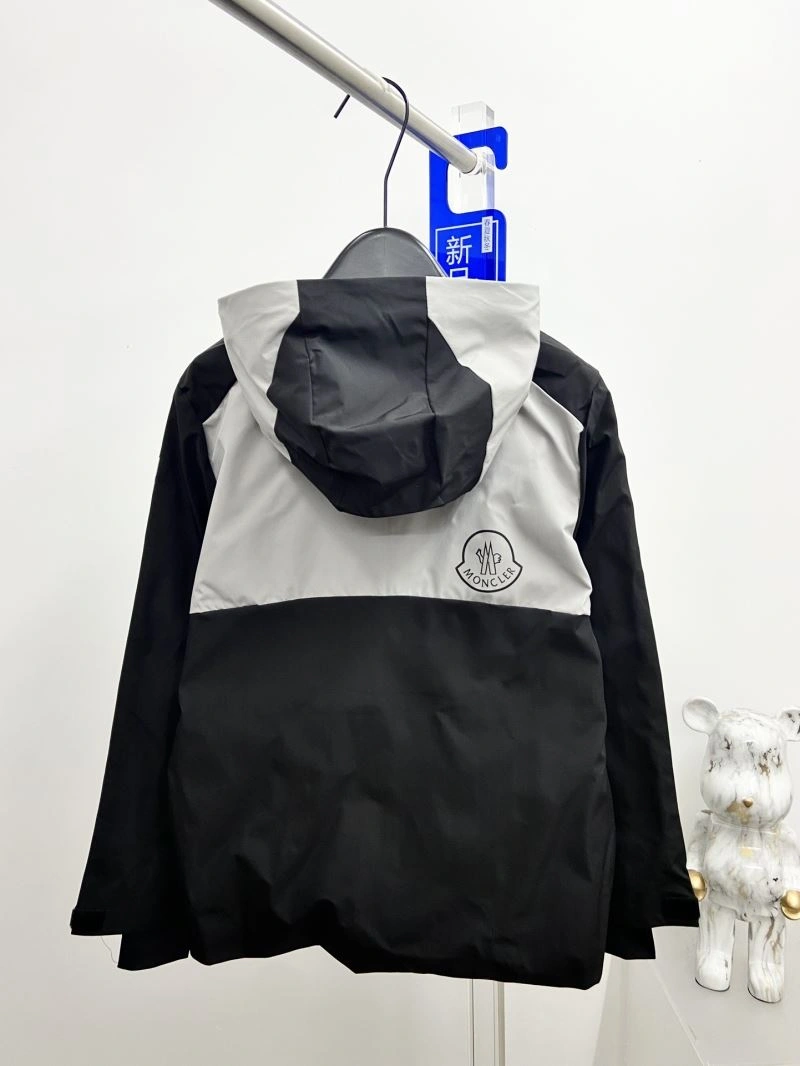 Breathable Moncler Outwear 142132