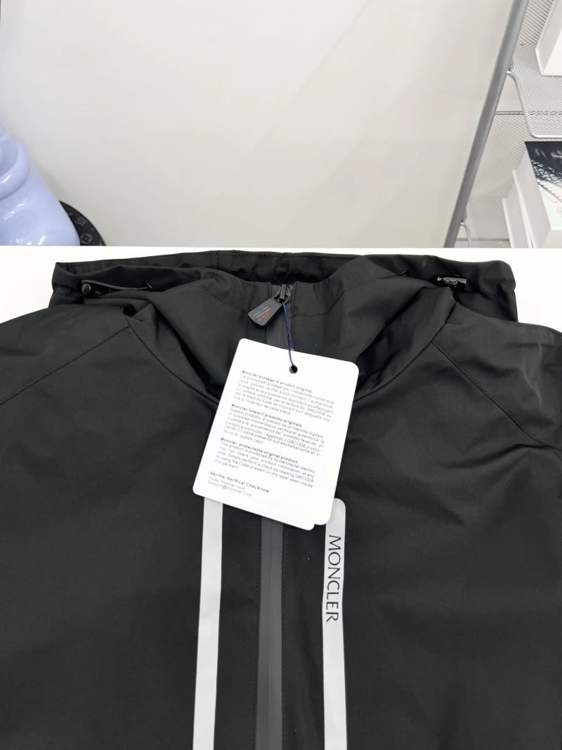 Colorful Moncler Outwear 142131