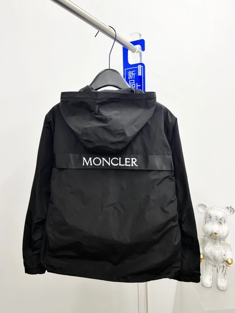 Casual Moncler Outwear 142130